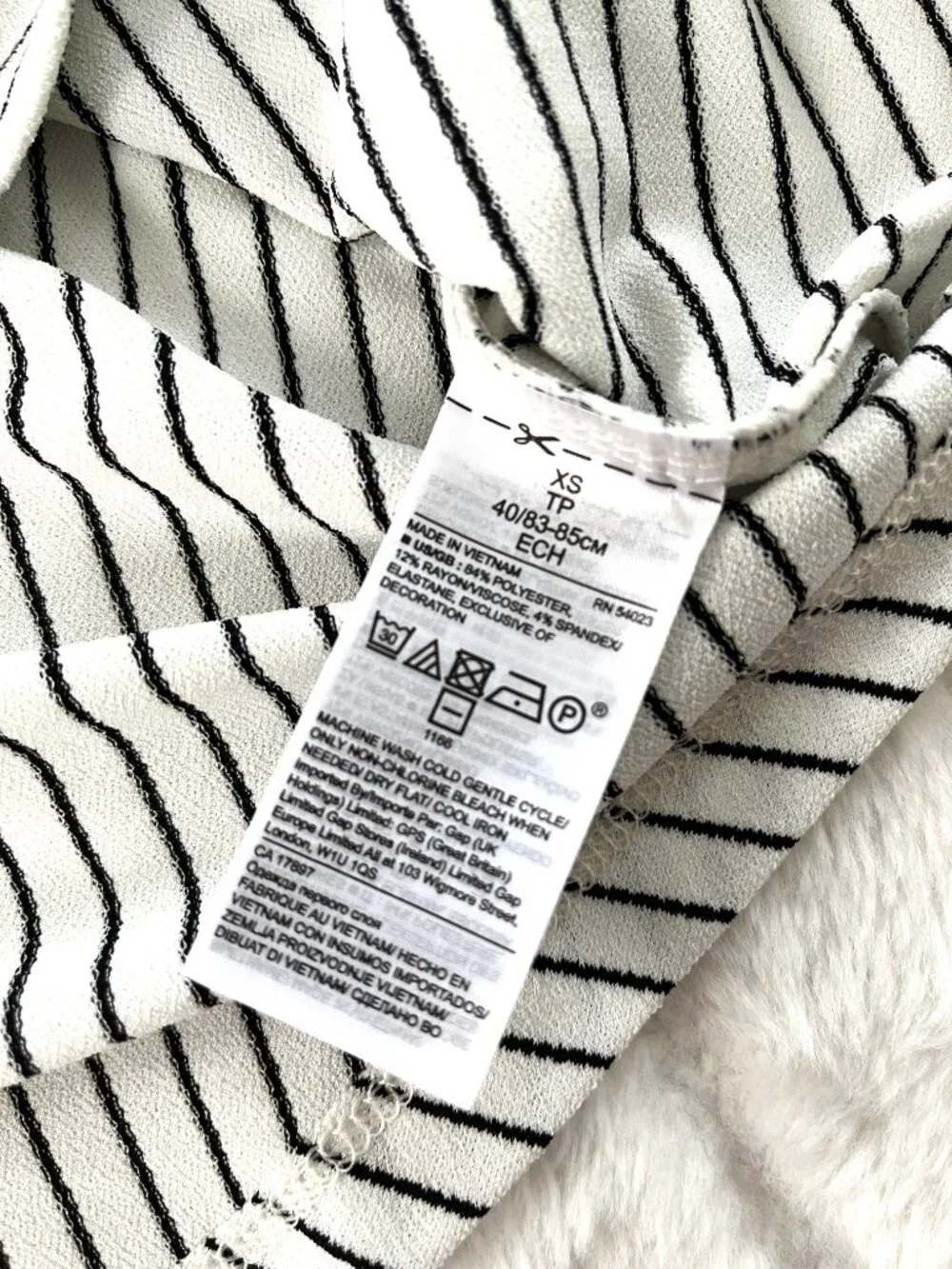 Banana Republic Blouse (White/Black) XS